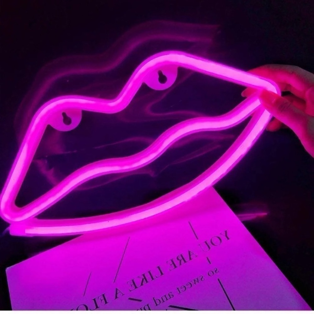 LIP NEON LIGHT✨✨